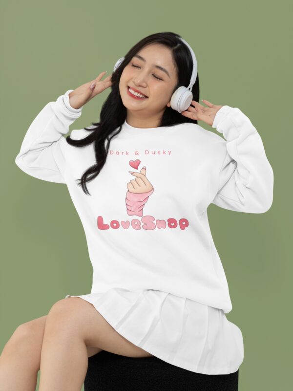 LoveSnap Hoodie – Trendy & Cozy